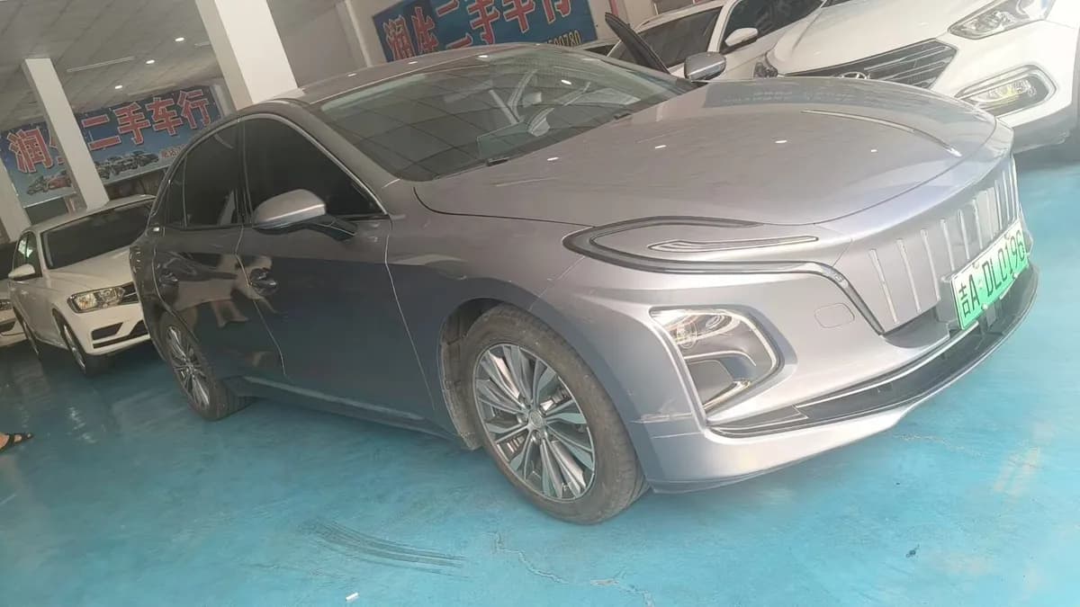 Hongqi E-QM5 2023