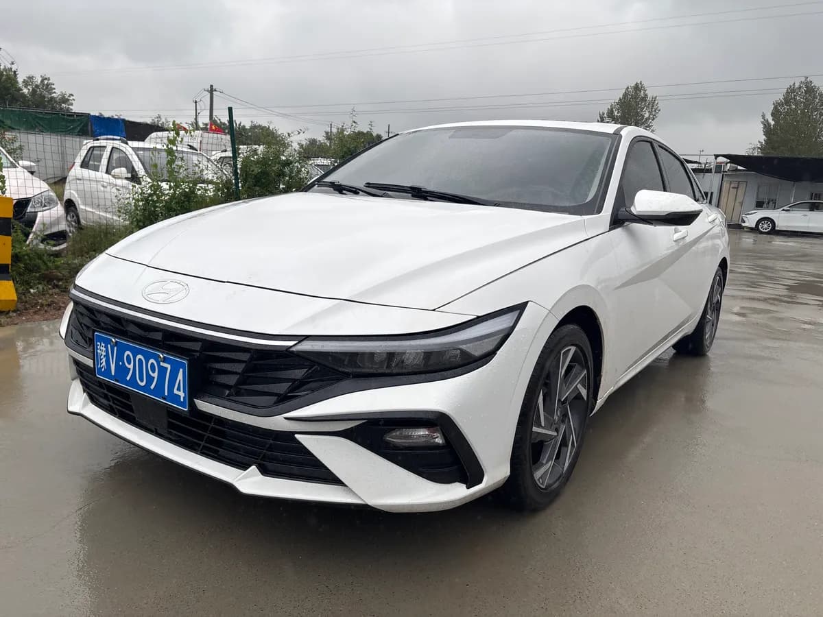 Hyundai Elantra 2023