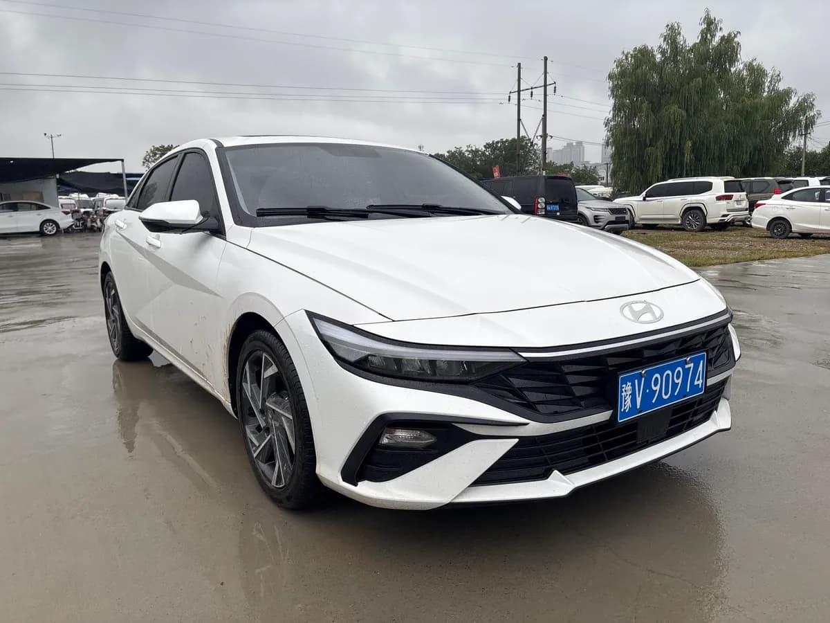 Hyundai Elantra 2023 3