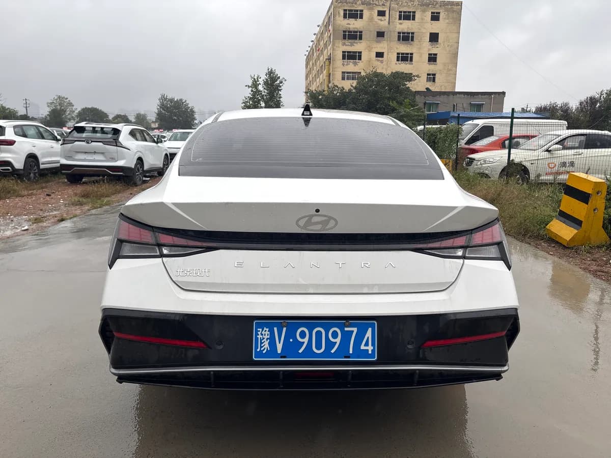 Hyundai Elantra 2023 5