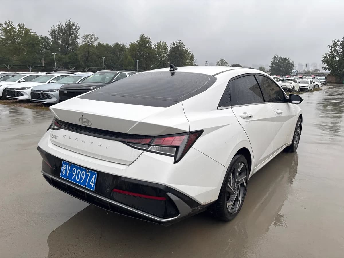 Hyundai Elantra 2023 6