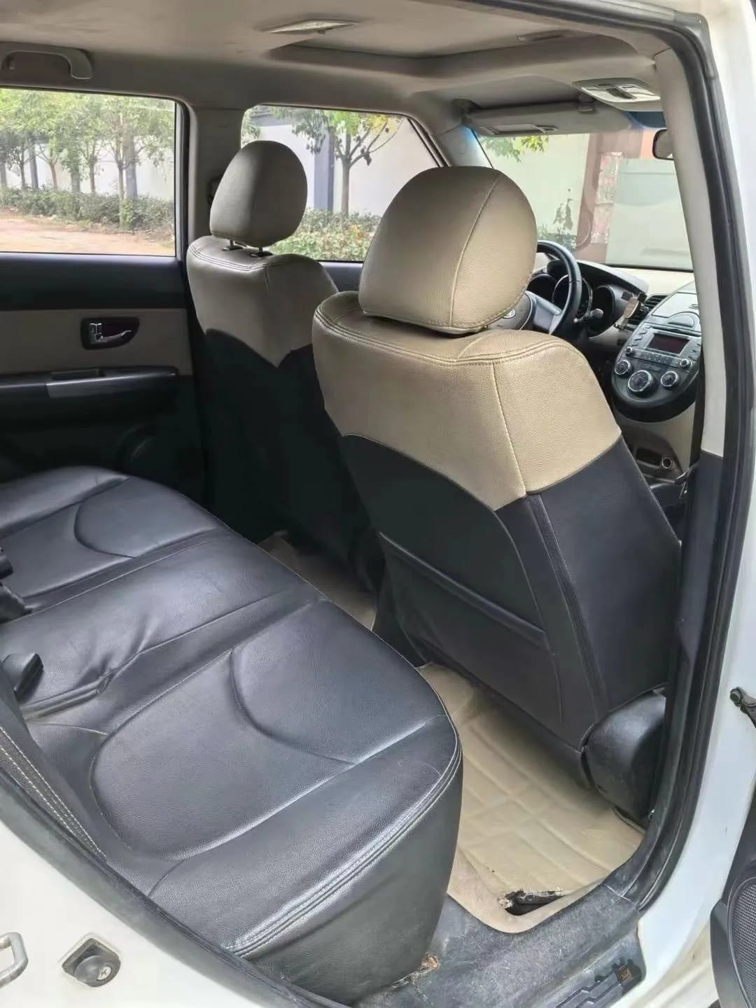 Kia 2010 5