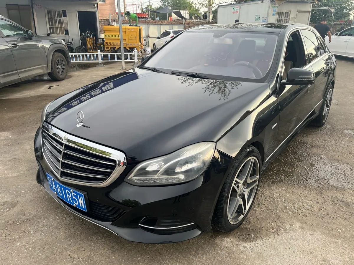 Mercedes-Benz E ( ) 2010 E 260 CGI
