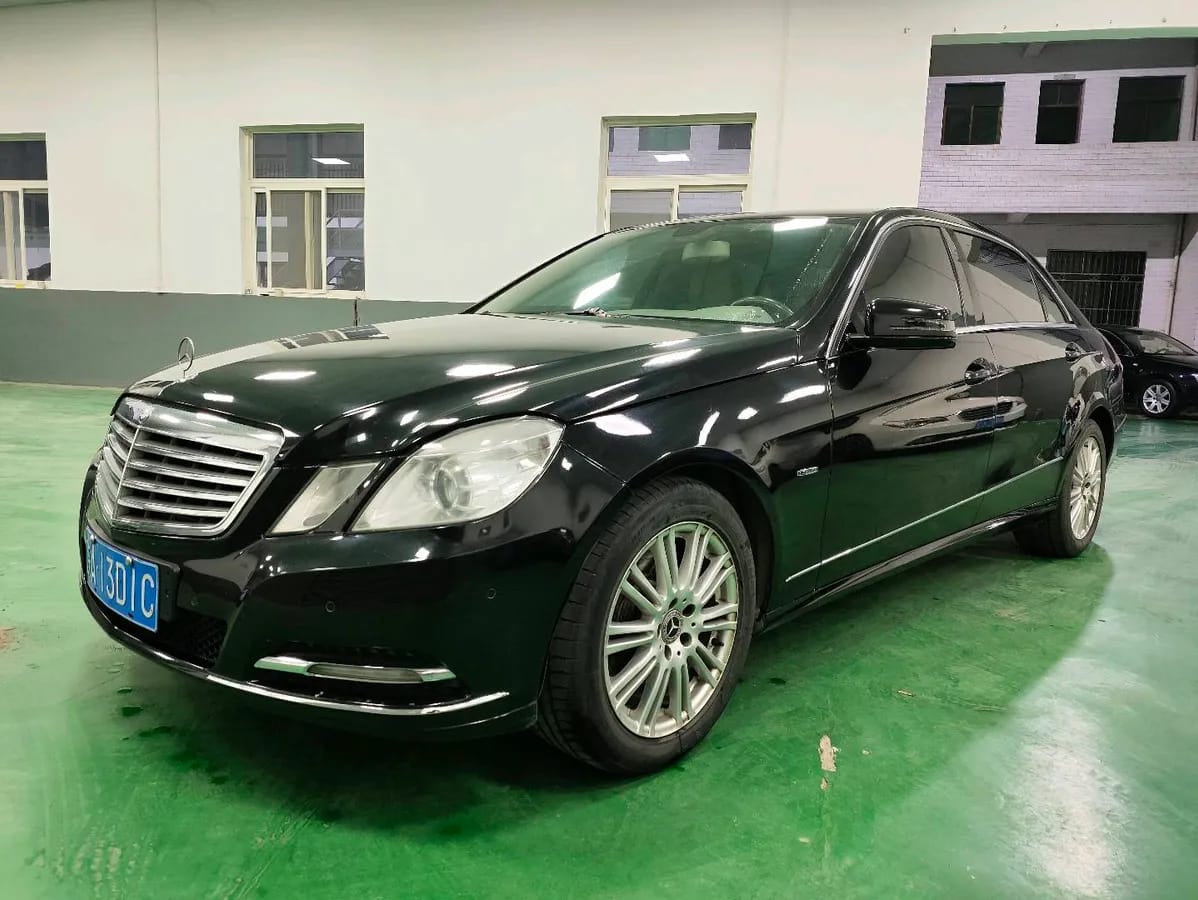 Mercedes-Benz E 2012 E 200 L CGI
