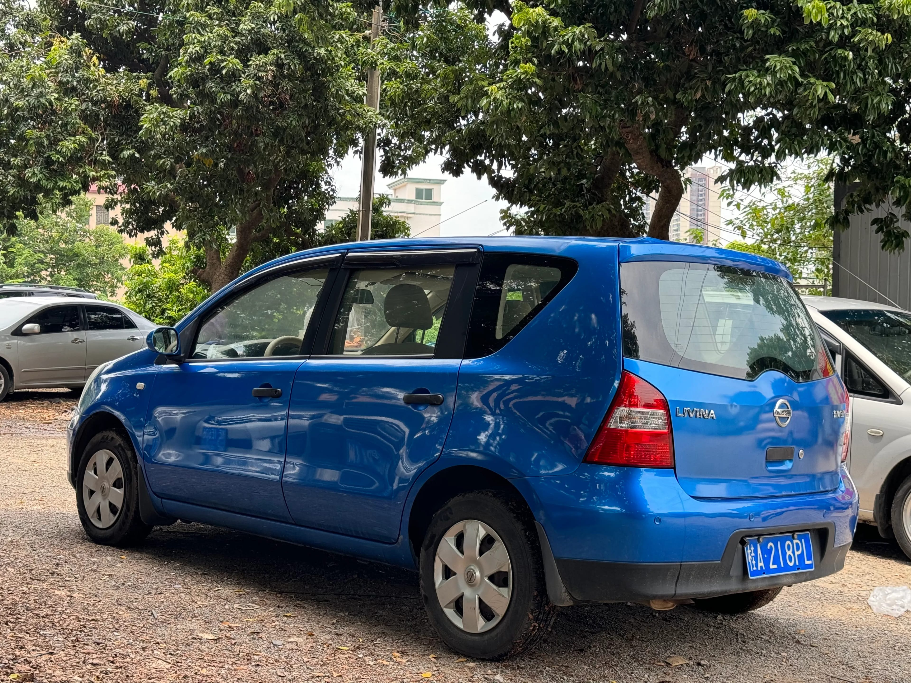 Nissan 2007 7