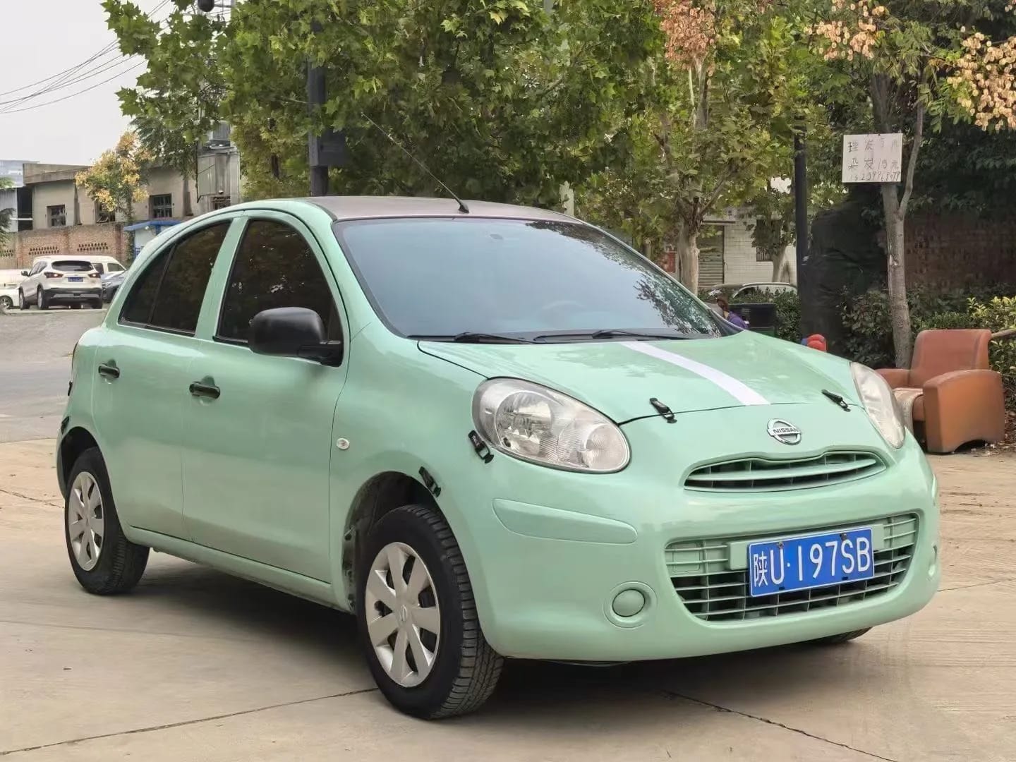 Nissan 2010 3