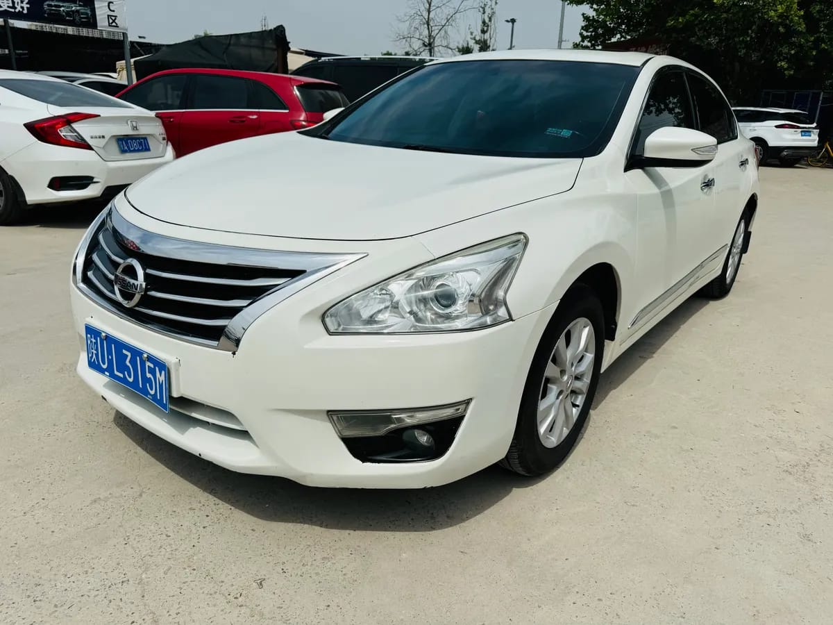 Nissan 2015 2.0L XL Upper