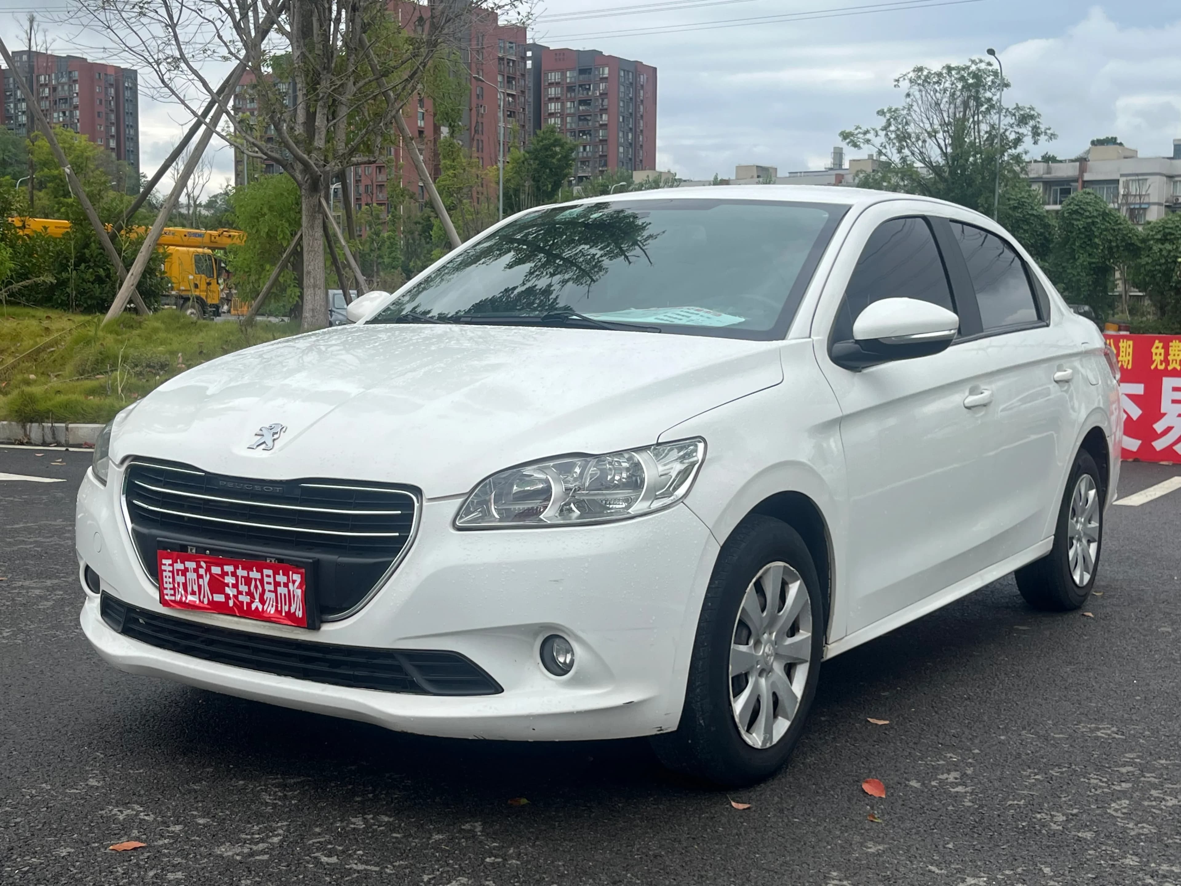 Peugeot 301 2016 3