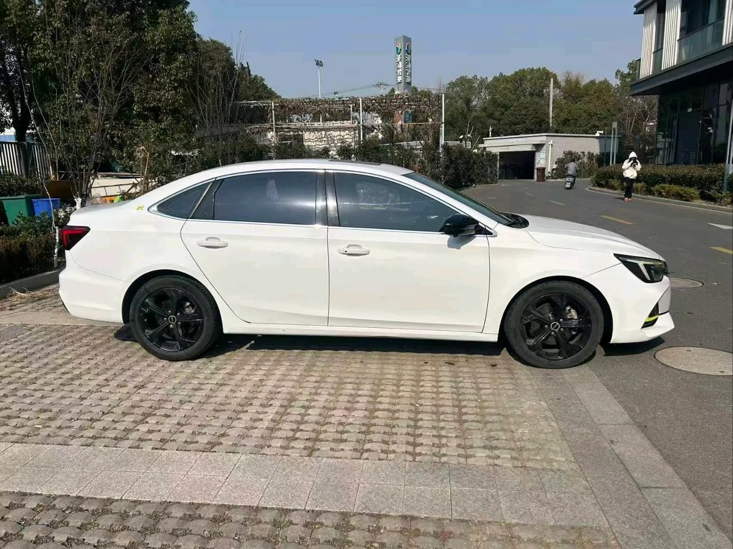 Roewe i6 2019 3