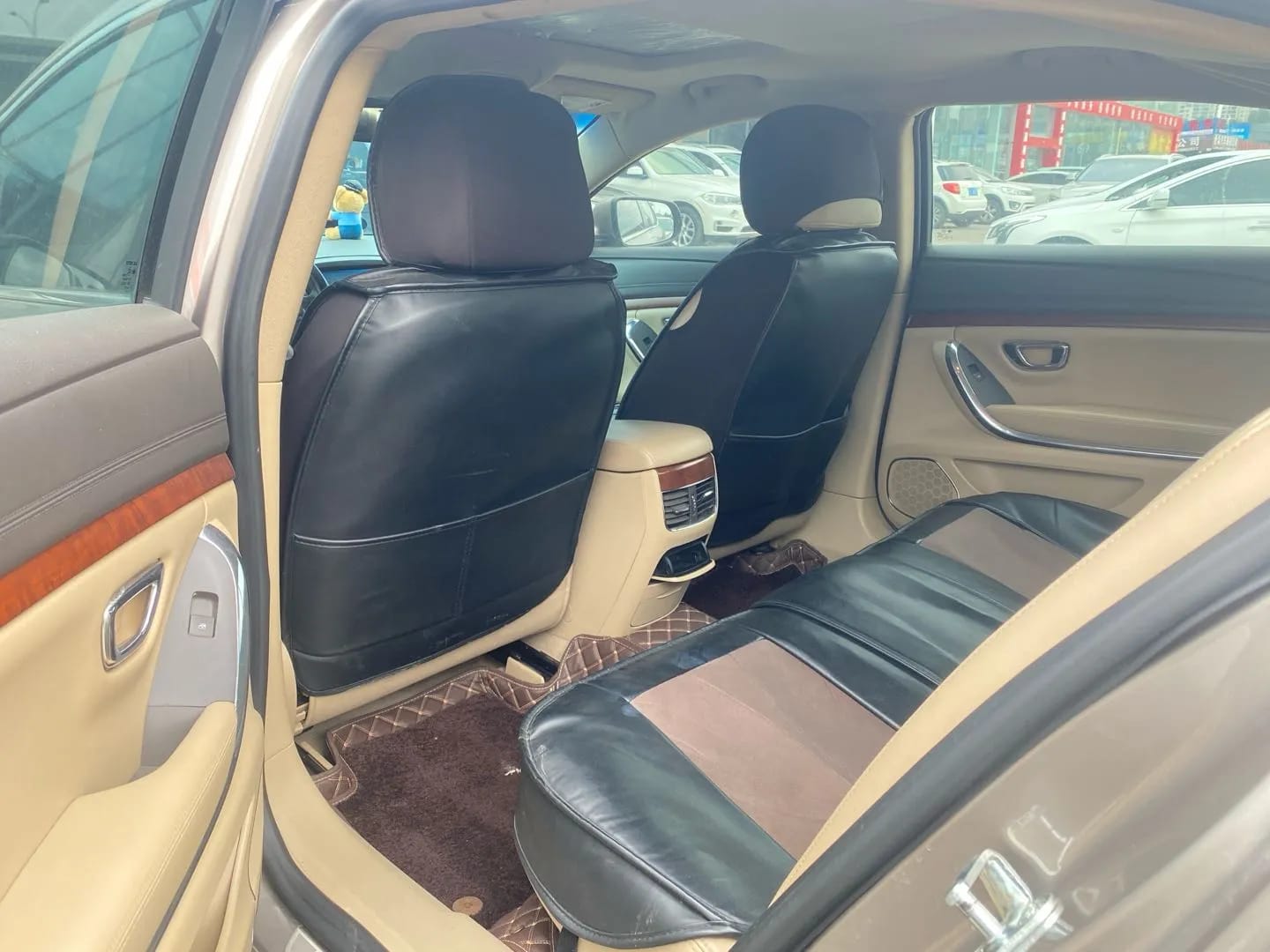 Roewe 950 2012 4