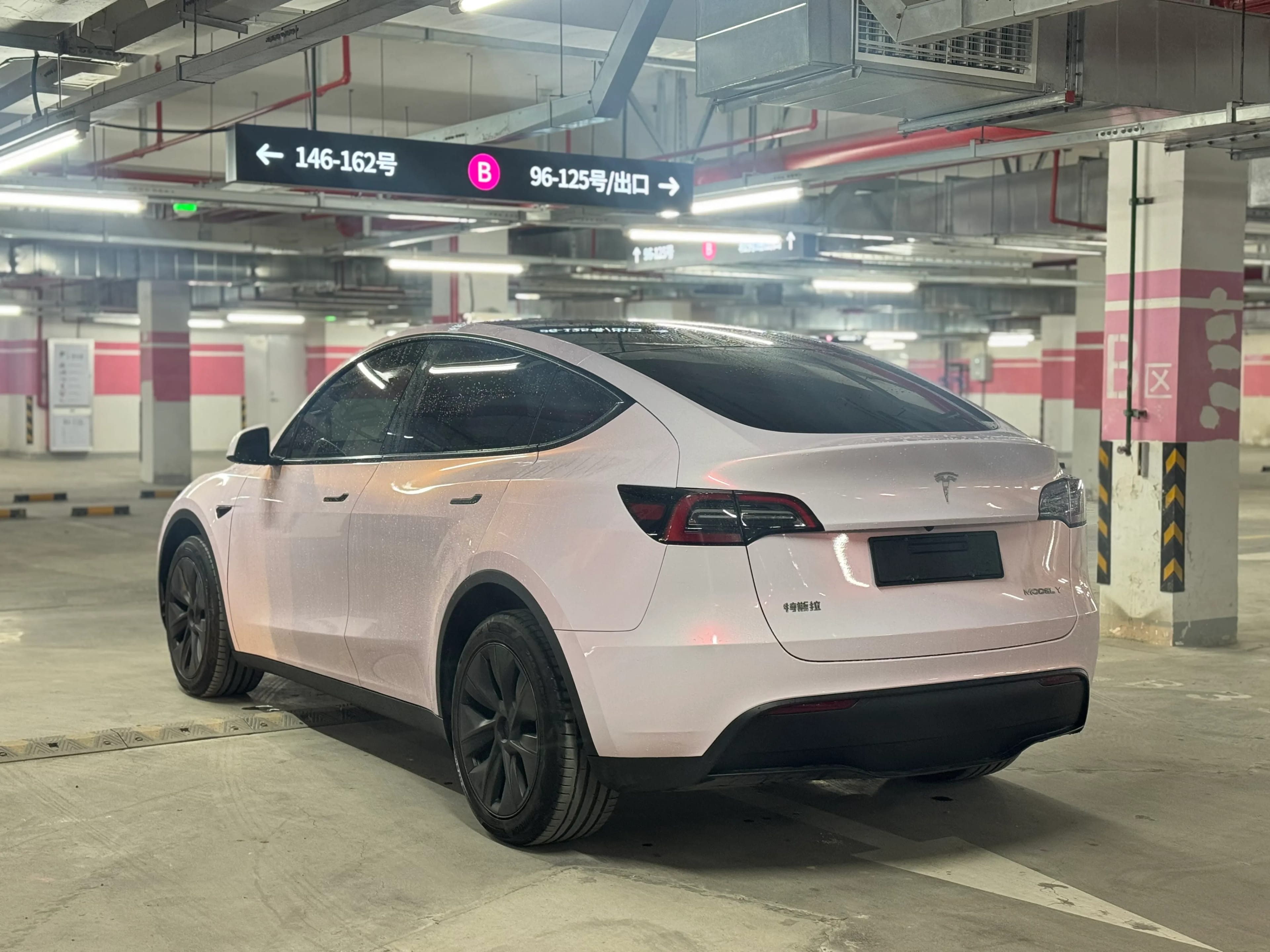 Tesla Model Y 2023 5