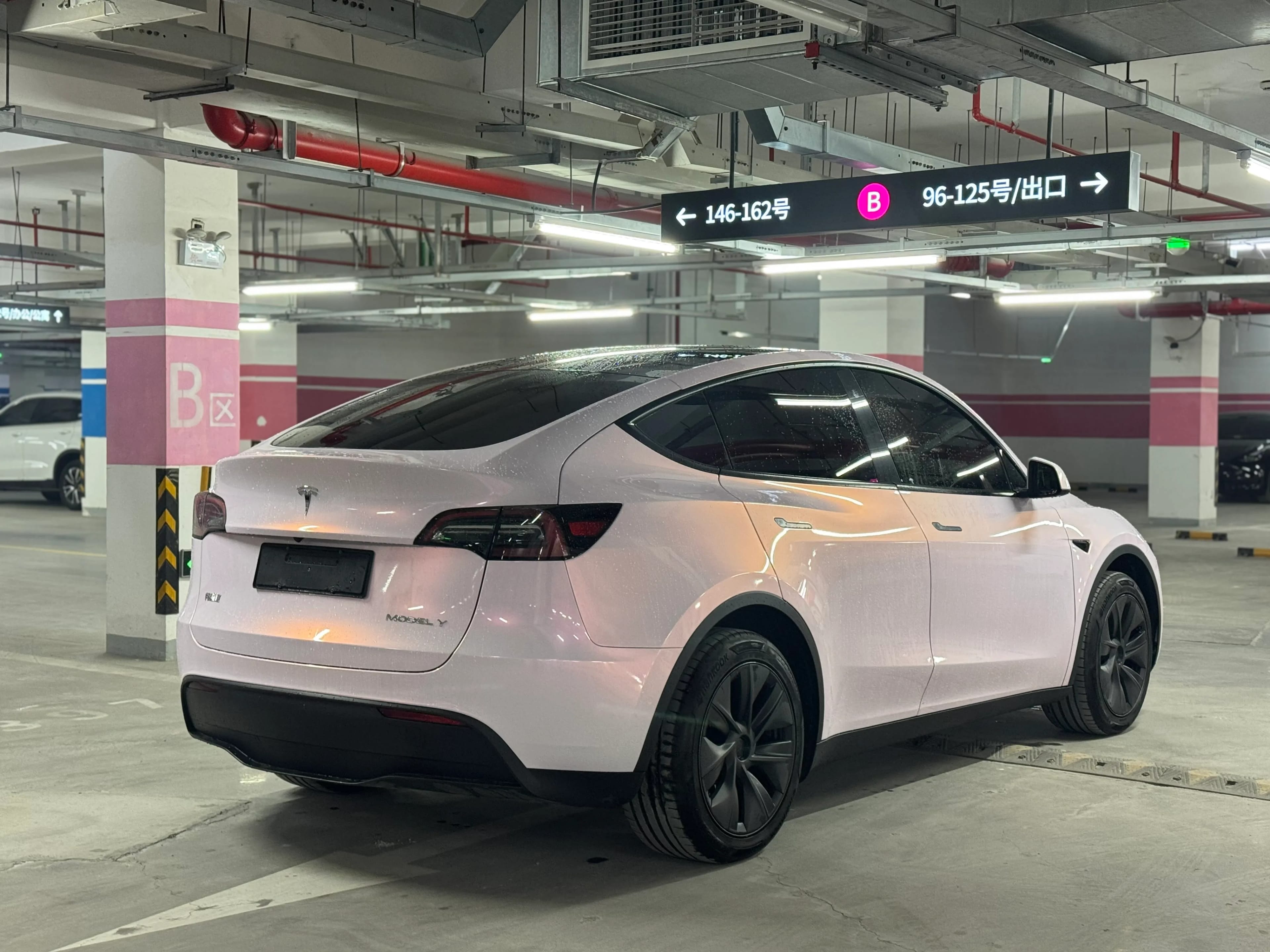 Tesla Model Y 2023 6