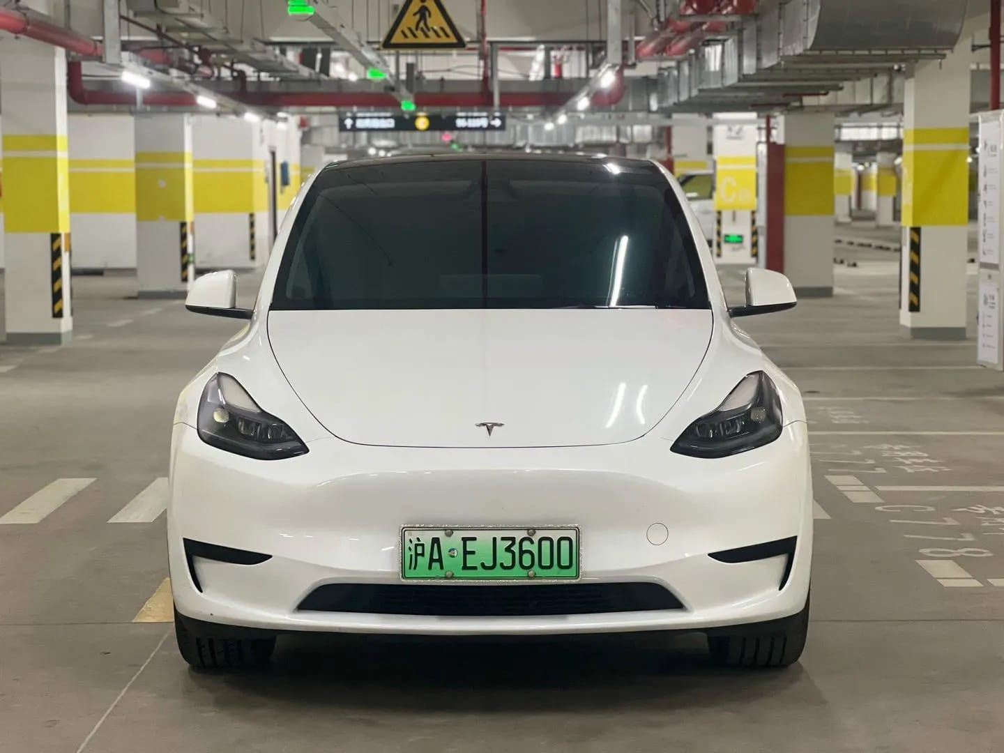 Tesla Model Y 2024 2