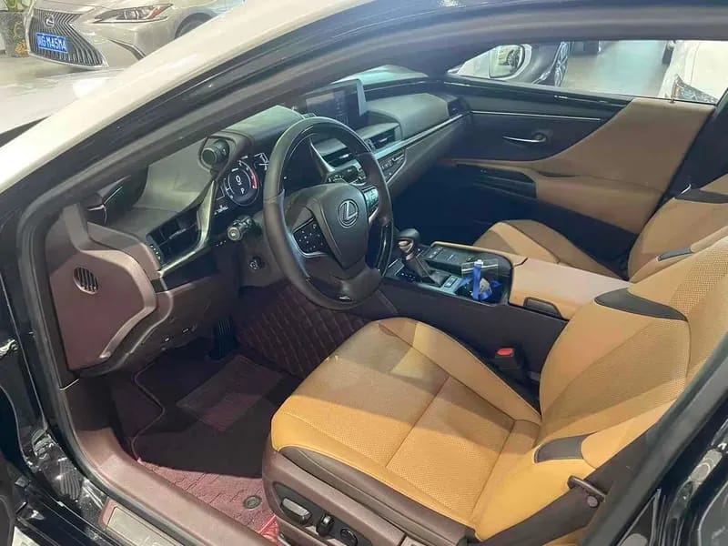 Lexus ES 2018 3