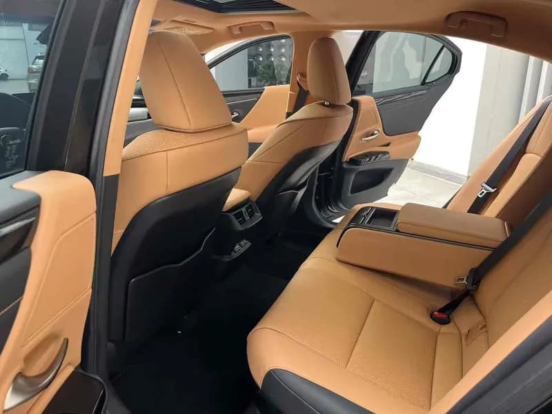 Lexus ES 2021 4