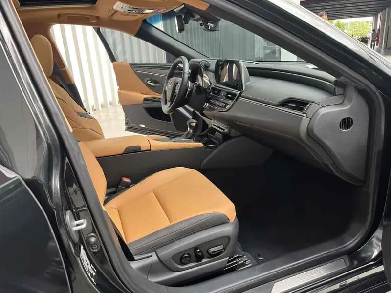 Lexus ES 2021 5