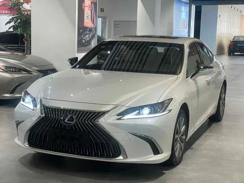 Lexus ES 2018