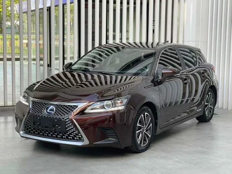 Lexus CT 2017 1