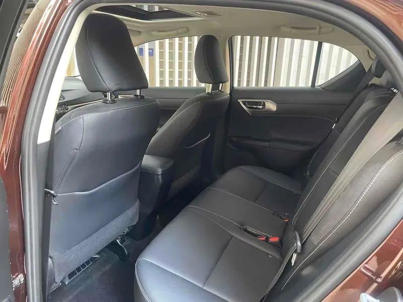 Lexus CT 2017 4