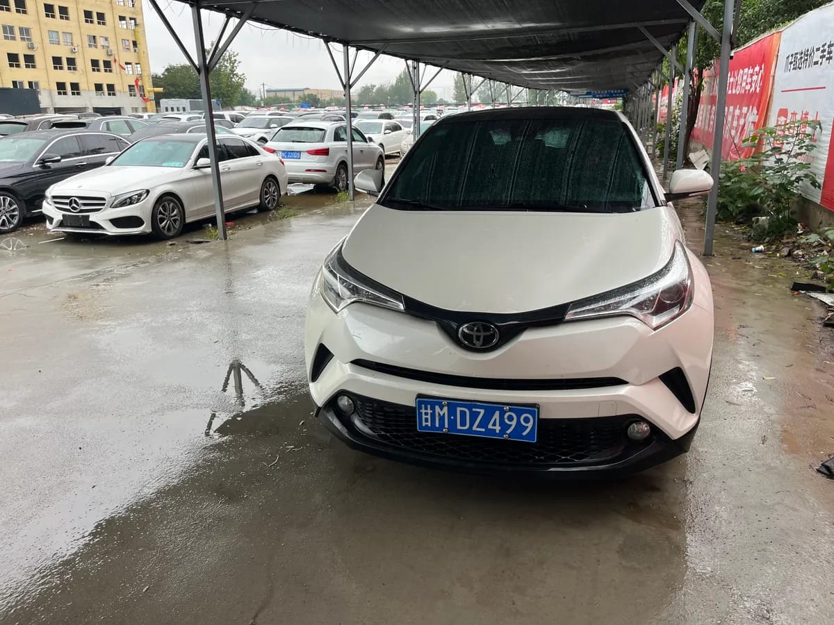 Toyota C-HR 2