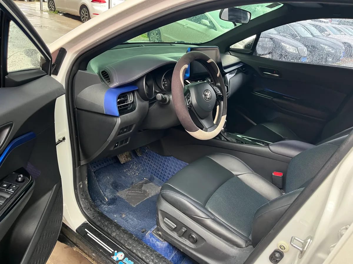 Toyota C-HR 3