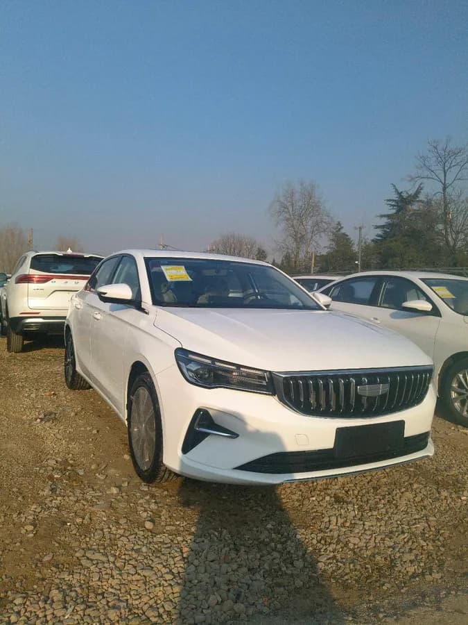 Geely Emgrand 2026