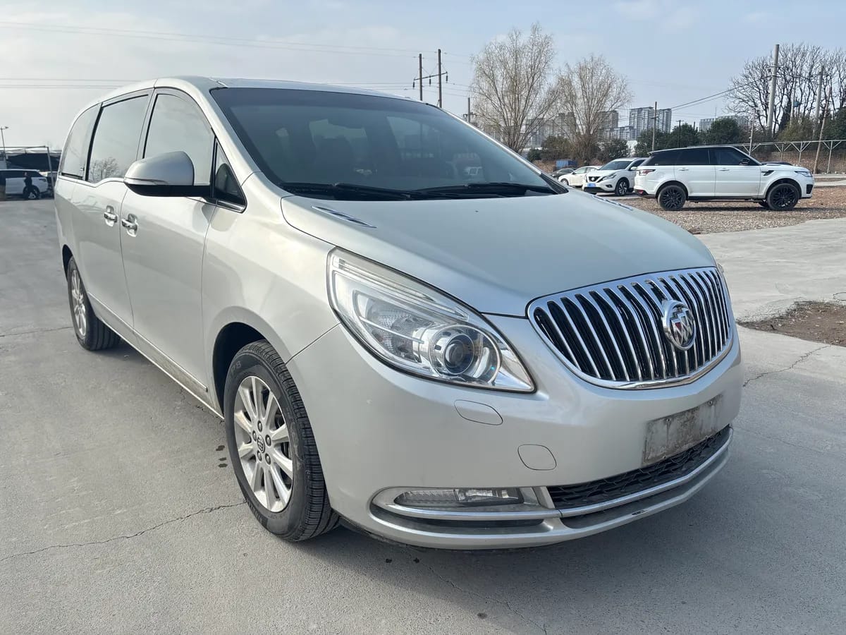 Buick GL8 2011 3