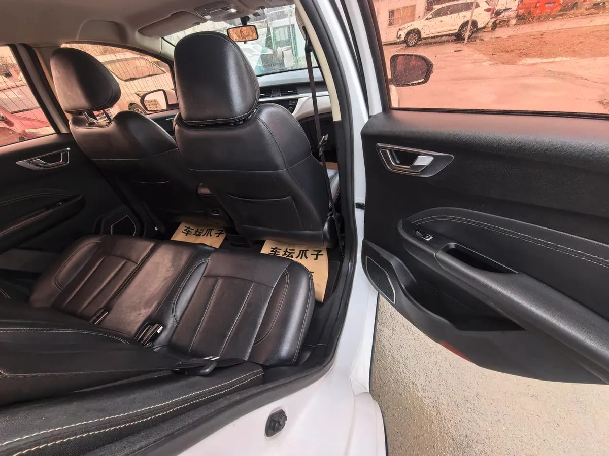 Geely Vision X3 2019 10