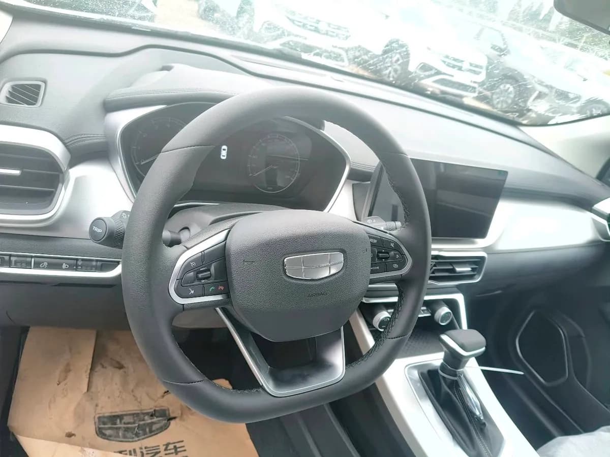 Geely Coolray 2025 2