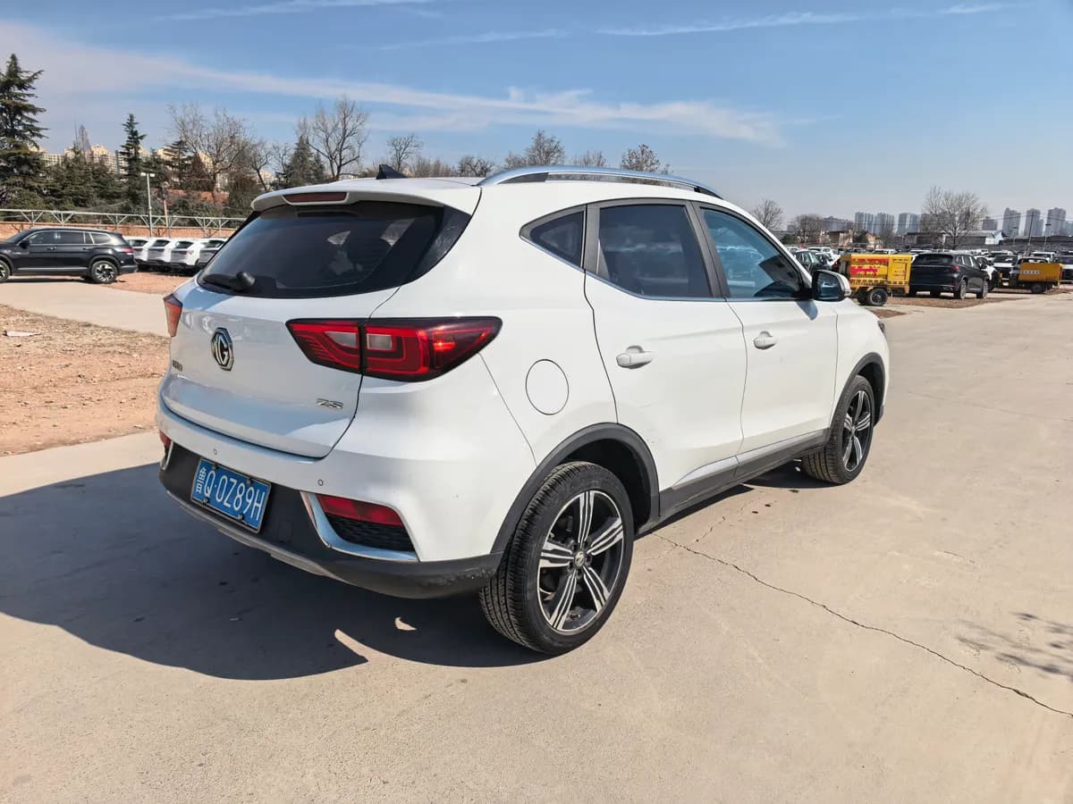 MG ZS 2019 10