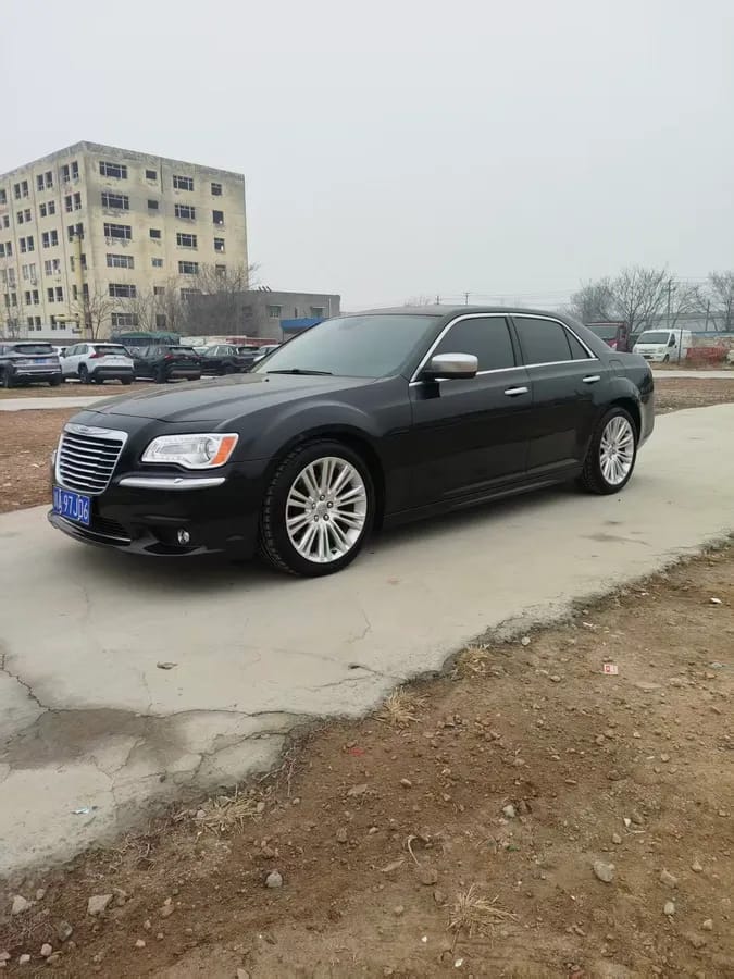 Chrysler 300C 2014 1