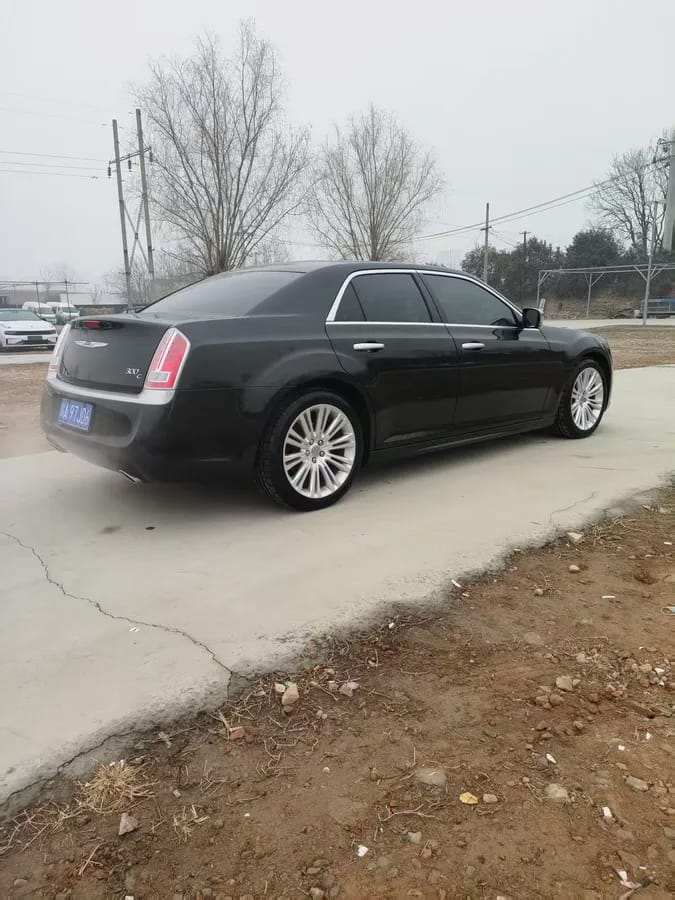 Chrysler 300C 2014 5