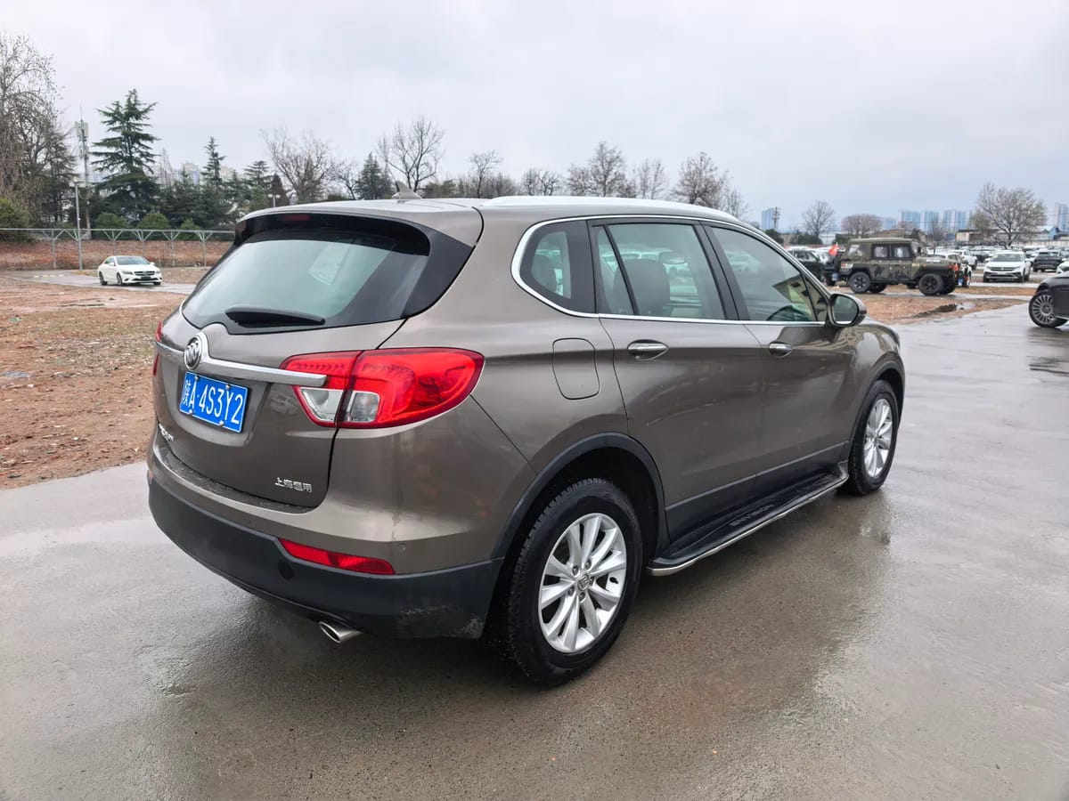 Buick Envision Plus 2016 10