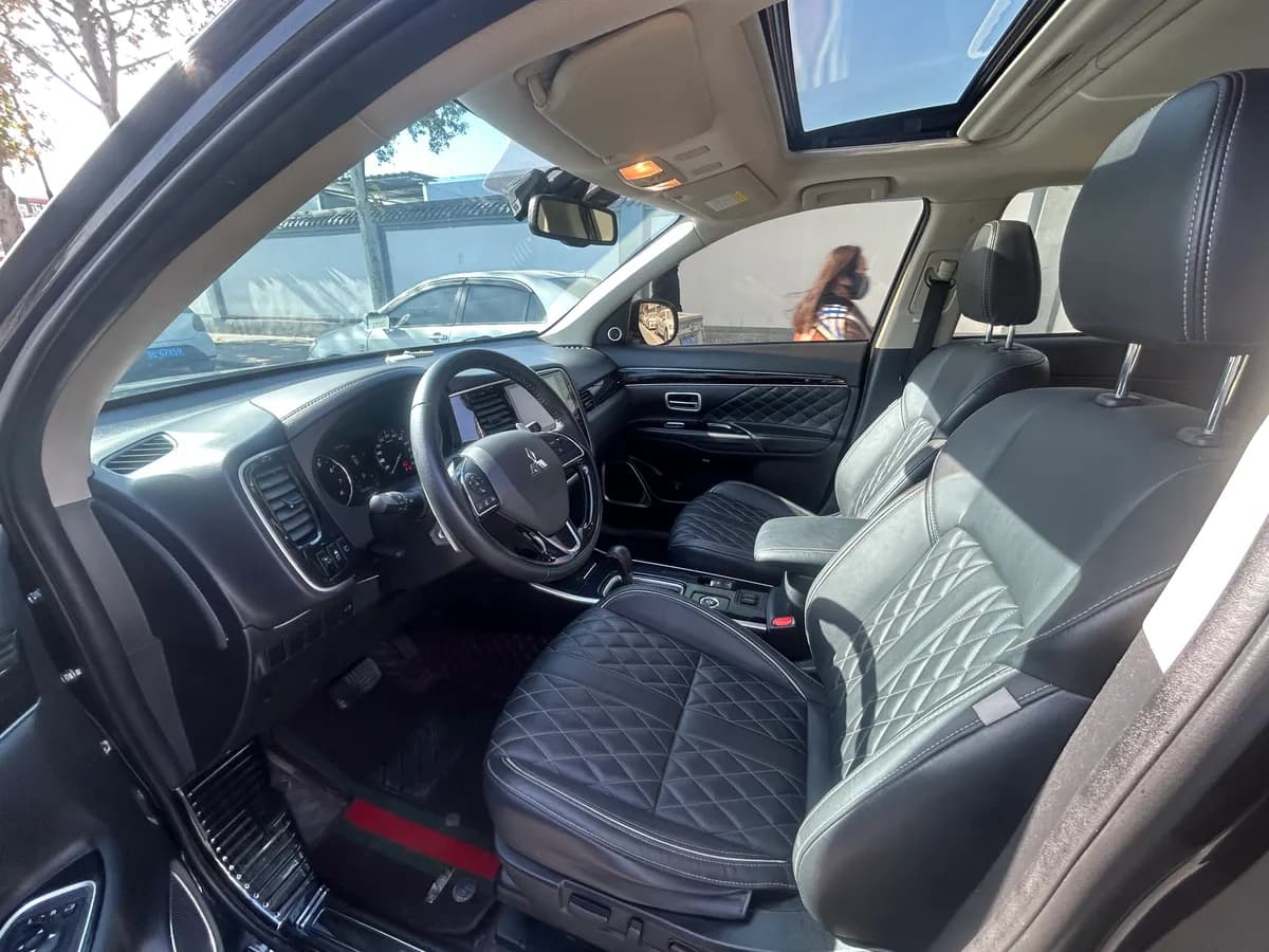 Mitsubishi Outlander 2021 5