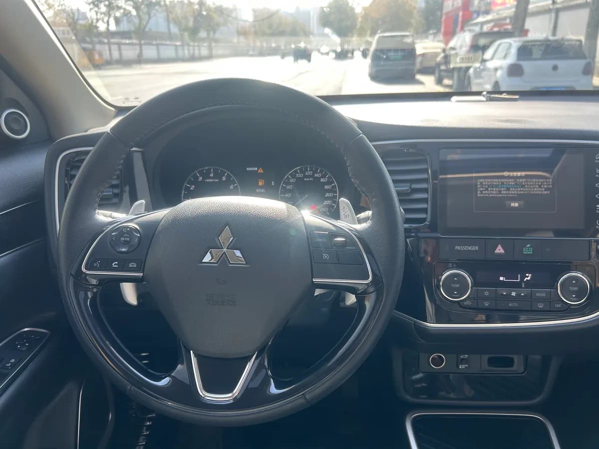 Mitsubishi Outlander 2021 9