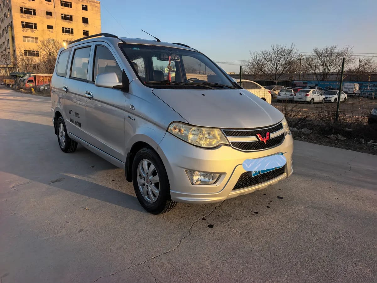 Wuling Hongguang 2014 3