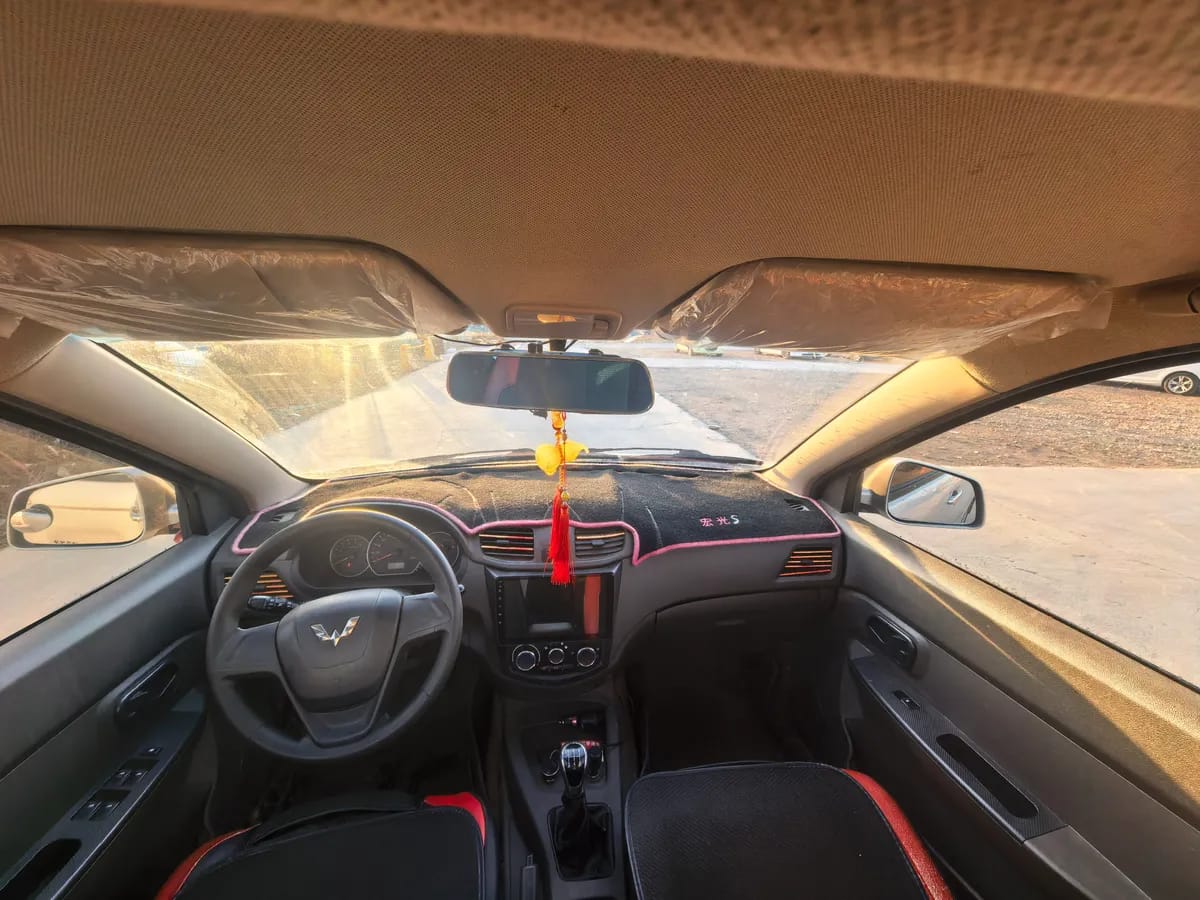Wuling Hongguang 2014 6