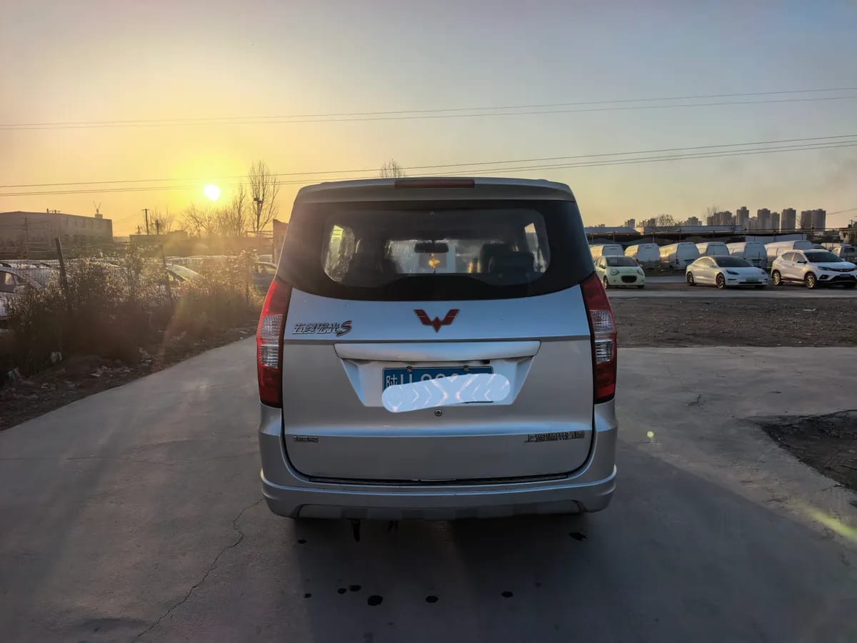 Wuling Hongguang 2014 9