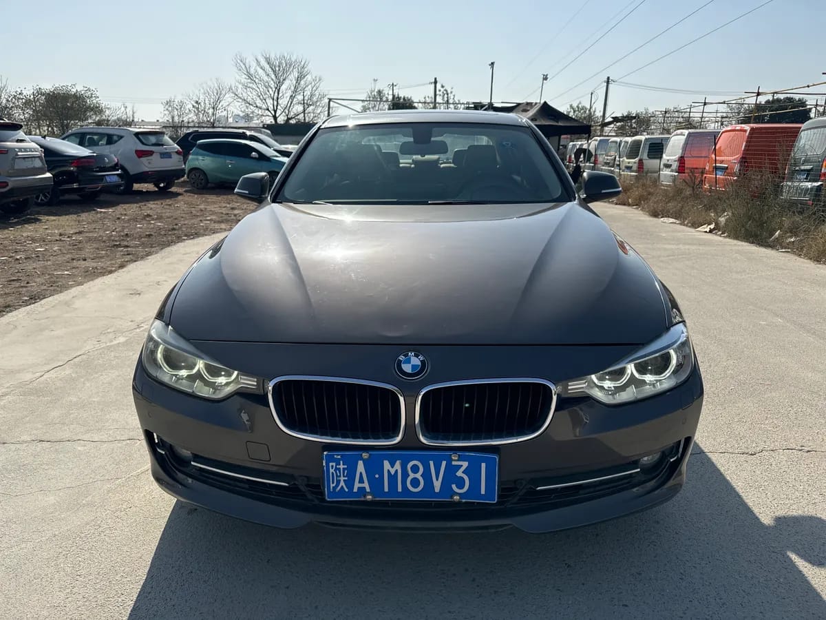 BMW 3 2013 1