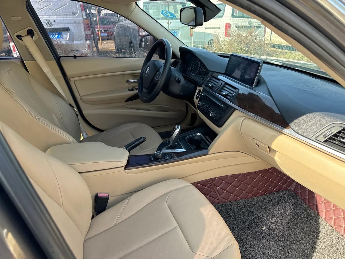 BMW 3 2013 8