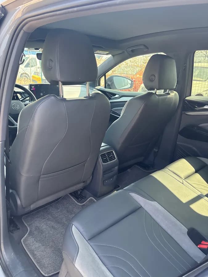 Volkswagen ID.4 X 2022 7