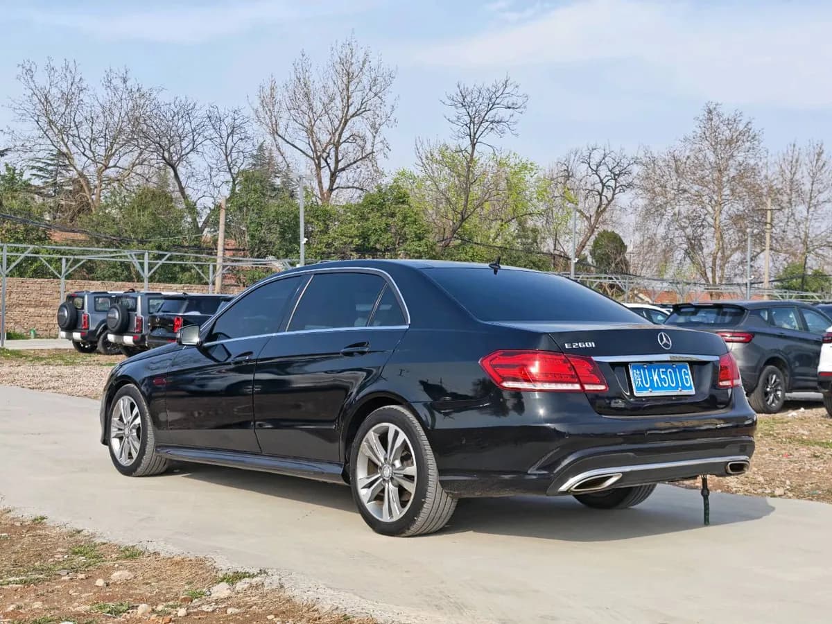 Mercedes-Benz E 2015 3