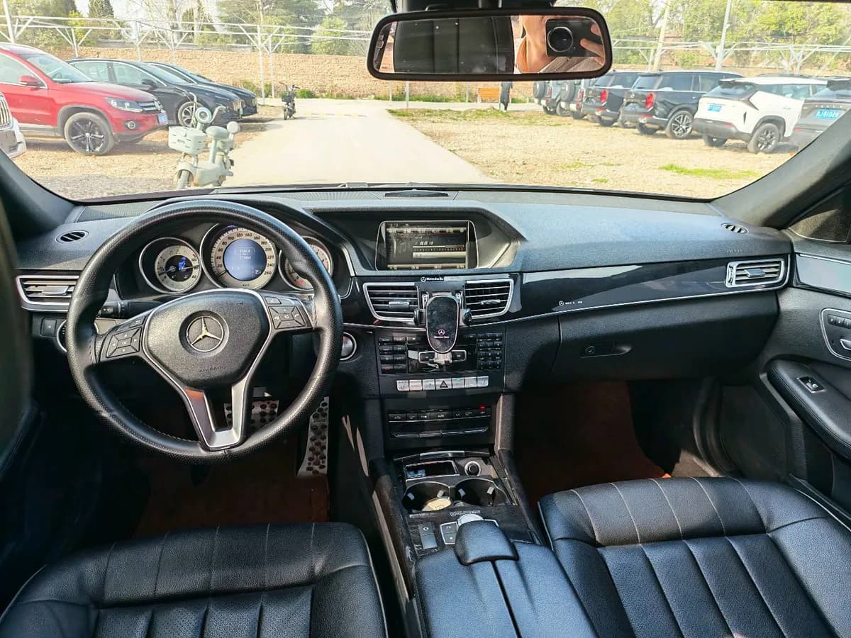 Mercedes-Benz E 2015 9