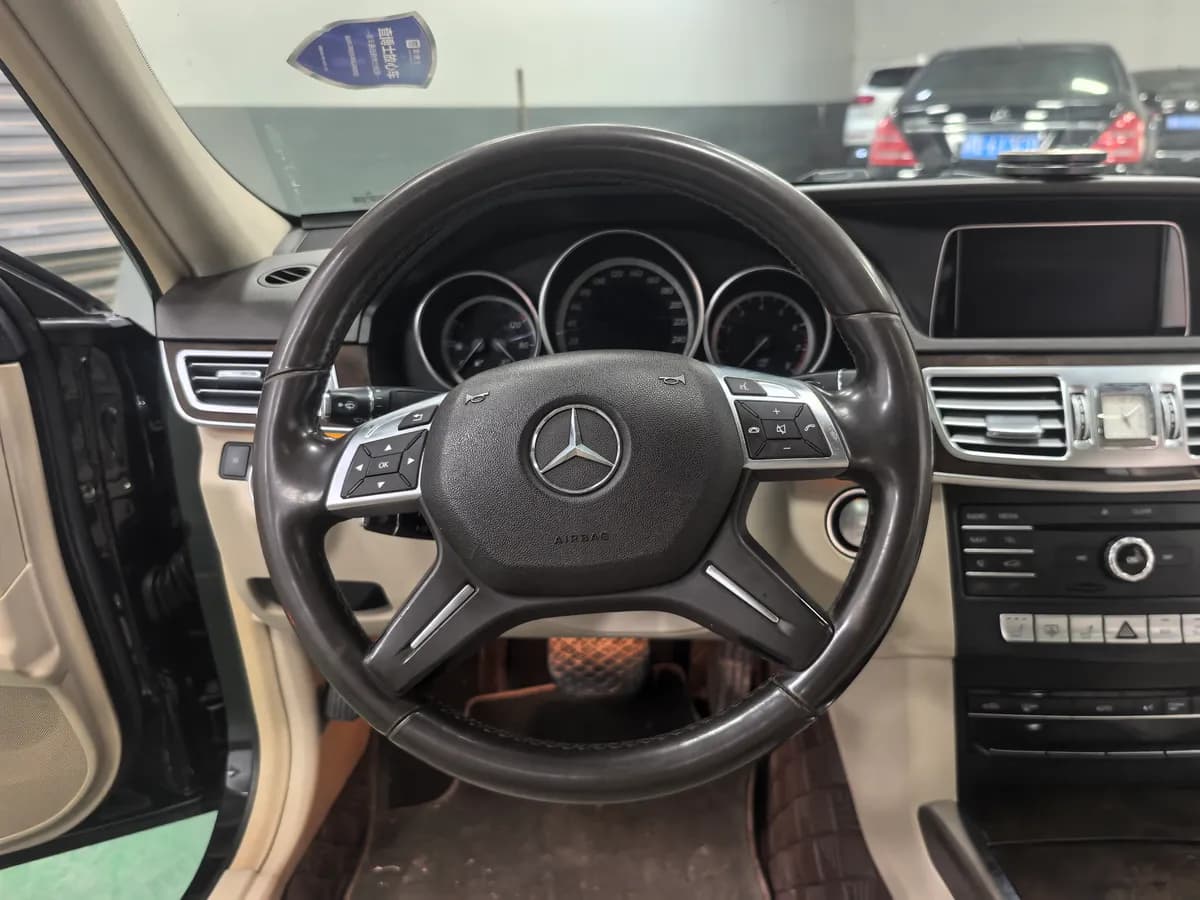 Mercedes-Benz E 2015 10
