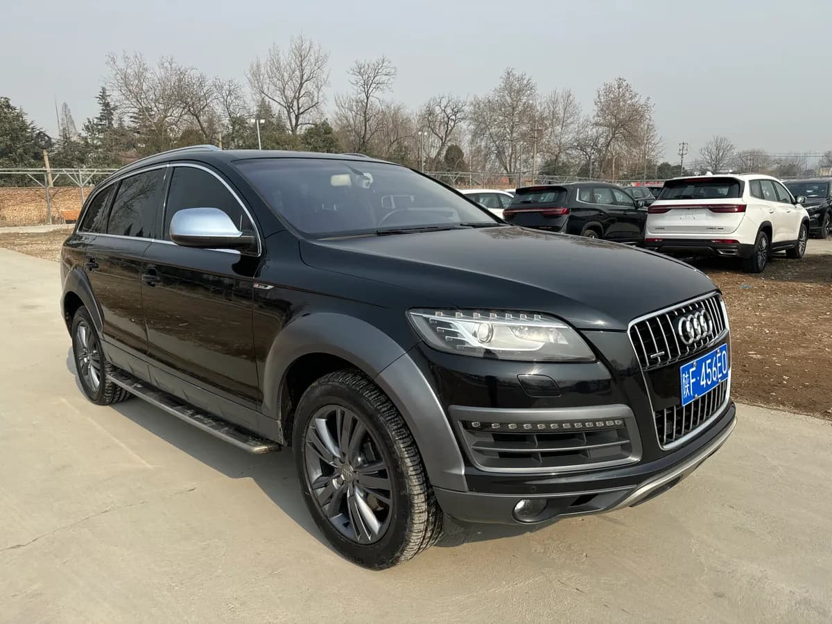 Audi Q7 2012 3