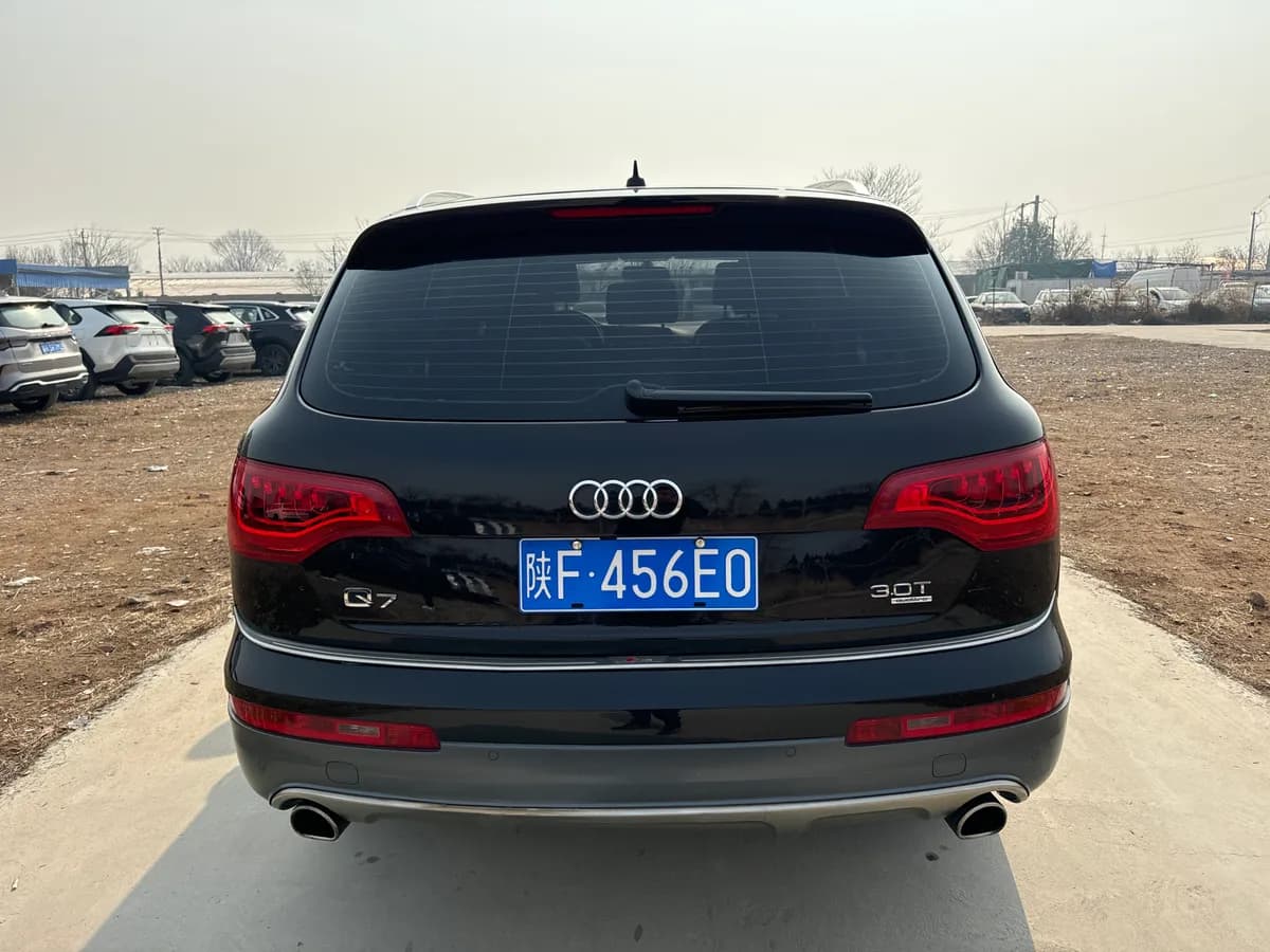 Audi Q7 2012 5