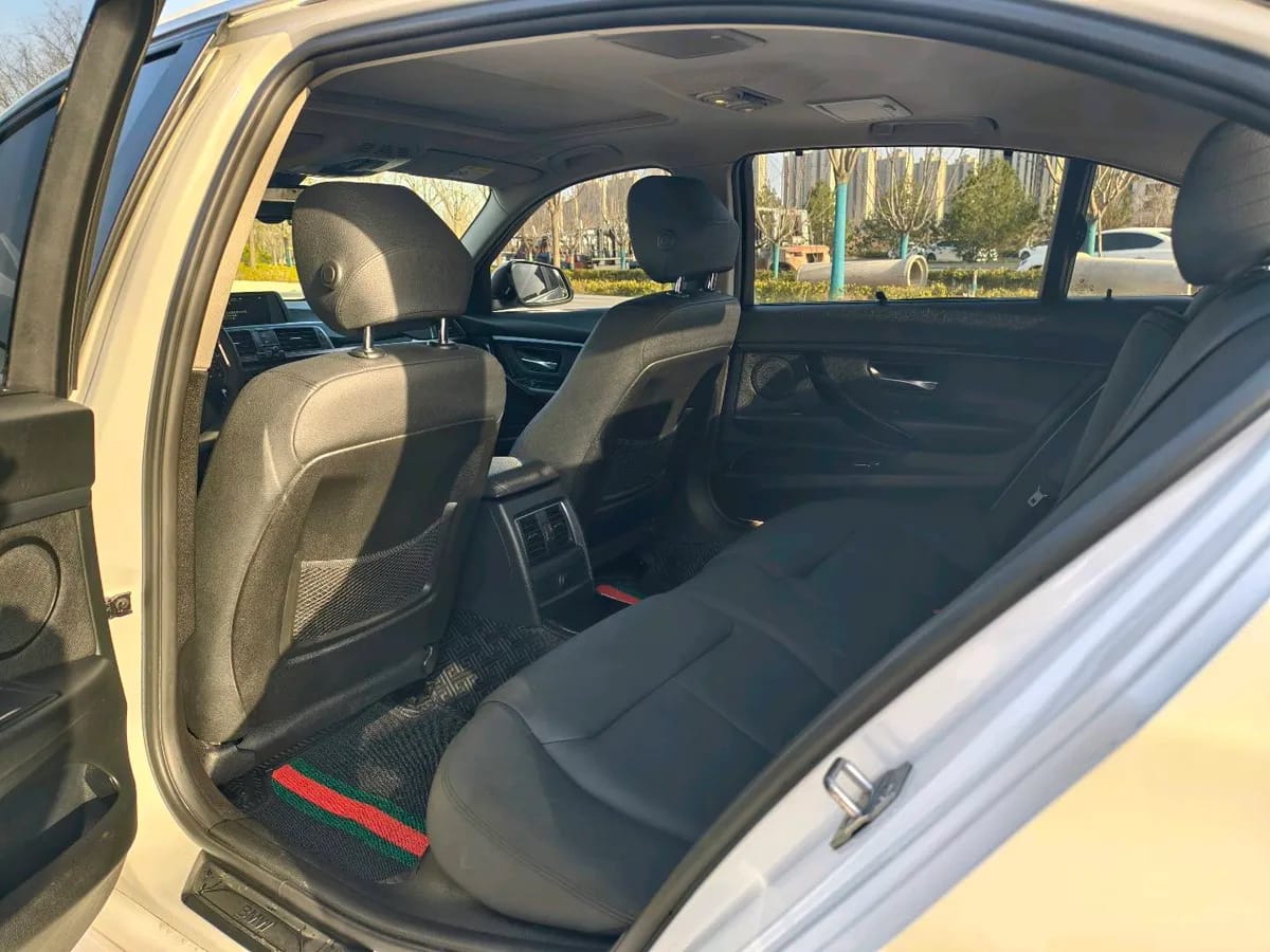 BMW 3 2017 8