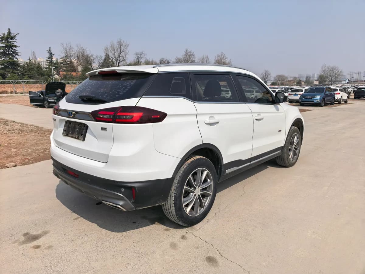 Geely Boyue 2020 10