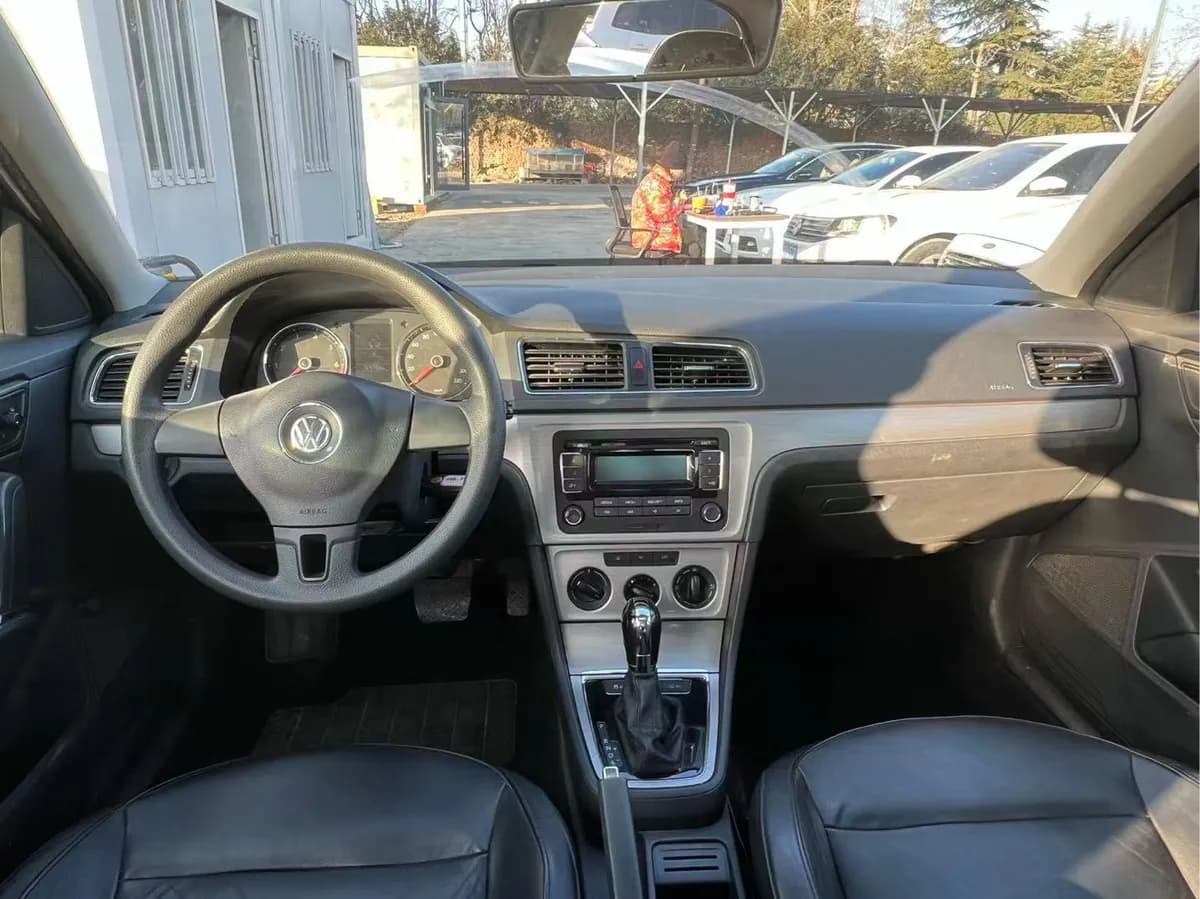 Volkswagen Lavida 2013 3