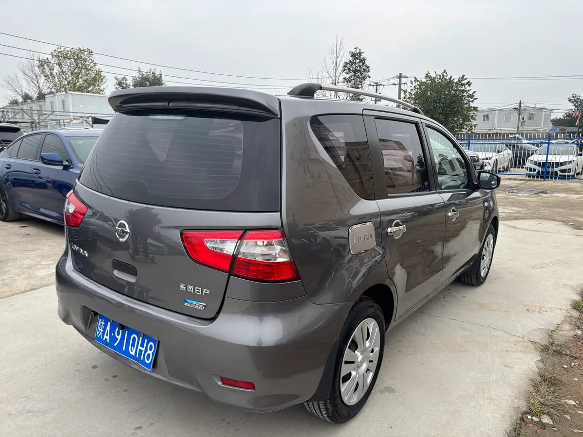Nissan 2015 6
